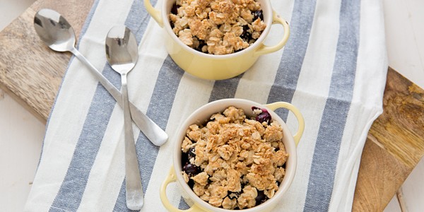 Oatmeal Chia Berry Crisp