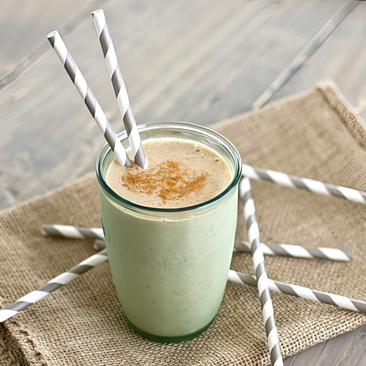 Banana Chai Smoothie - Oh My Veggies!