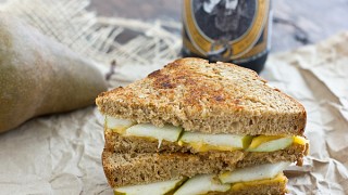 Pear And Sharp Cheddar Grilled Cheese Sandwich Oh My Veggies