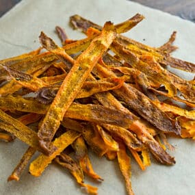 Curried Baked Carrot Chips Recipe