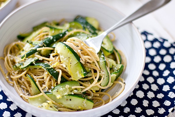 Homemade Zucchini Spaghetti With Lemon - Oh My Veggies!