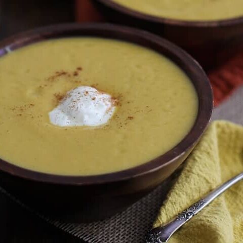 Roasted Acorn Squash Soup (vegan) | ohmyveggies.com