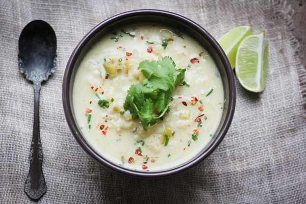 Green Curry Soup with Cauliflower and Leeks
