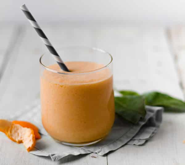 Spicy Mango Mandarin Smoothie Recipe from Oh My Veggies!