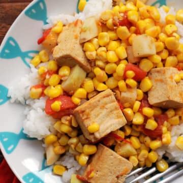 spicy curried kohlrabi, corn, and tofu stir fry