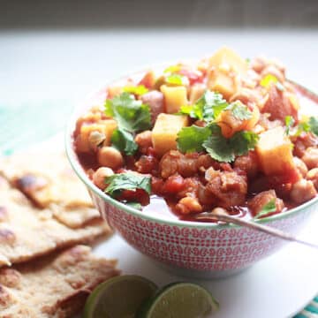 Slow-Cooker Indian-Spiced Chickpeas & Potatoes