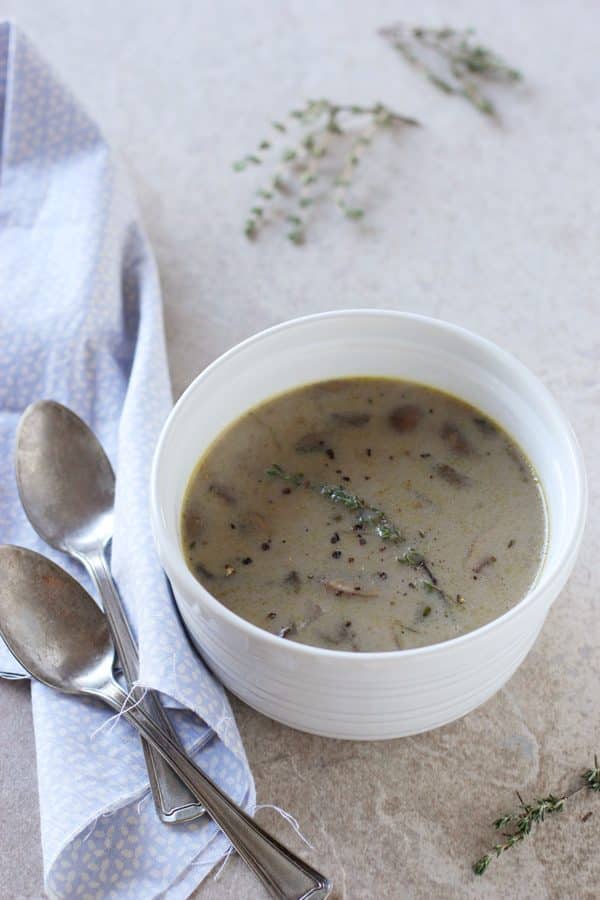 Creamy Mushroom & Roasted Garlic Soup