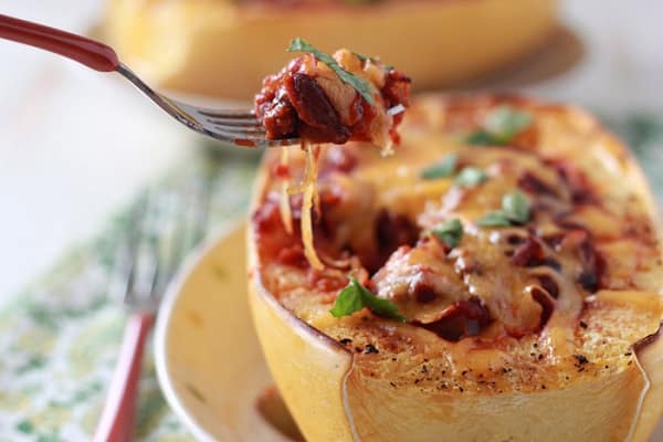 kitchen-treaty-chili-cheese-stuffed-spaghetti-squash