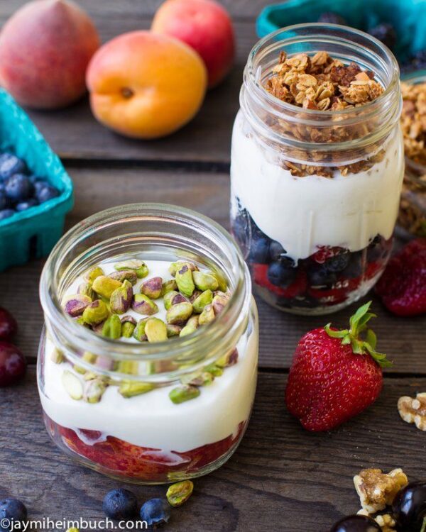 Mason Jar Yogurt Parfaits