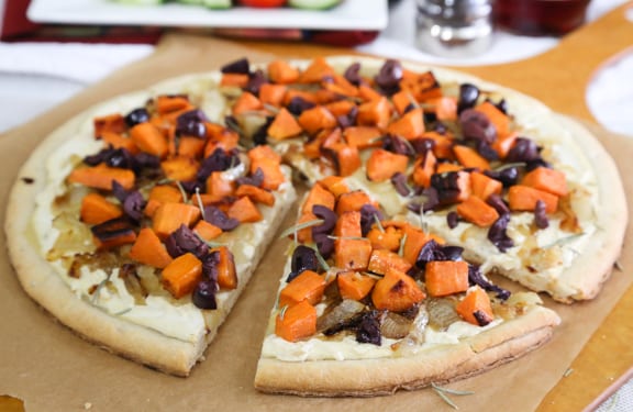 White Pizza with Sweet Potatoes, Onion and Olives