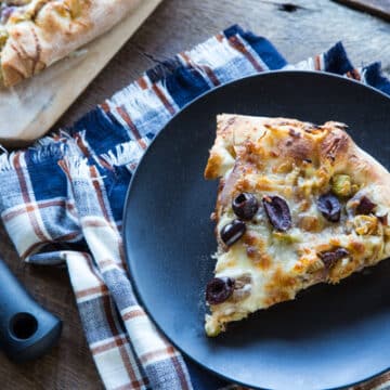 Caramelized Onion and Fennel Pizza with Kalamata Olives