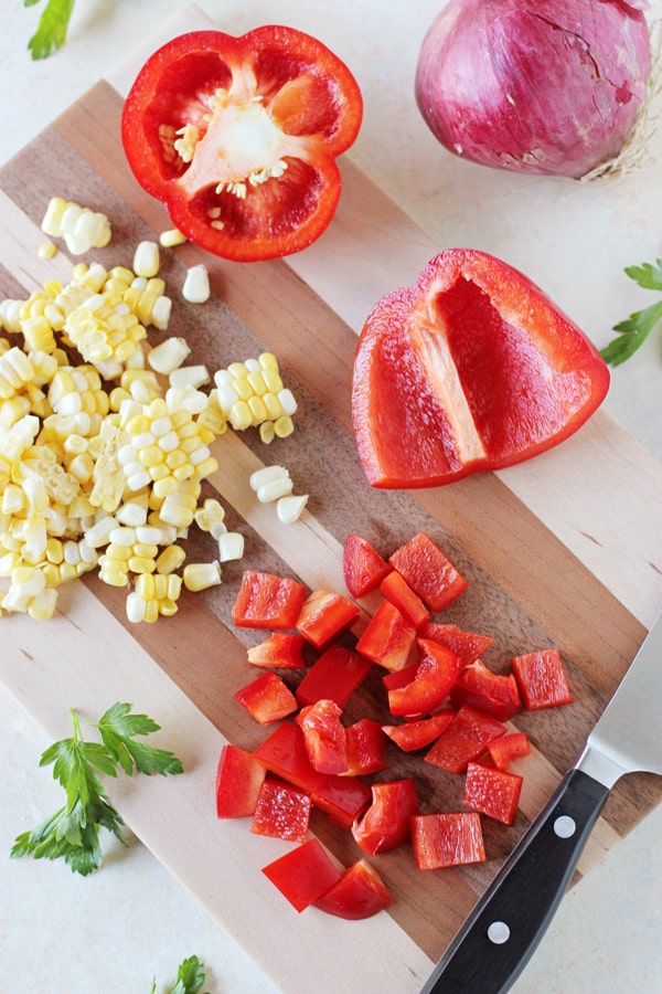 paprika og Majspasta salat