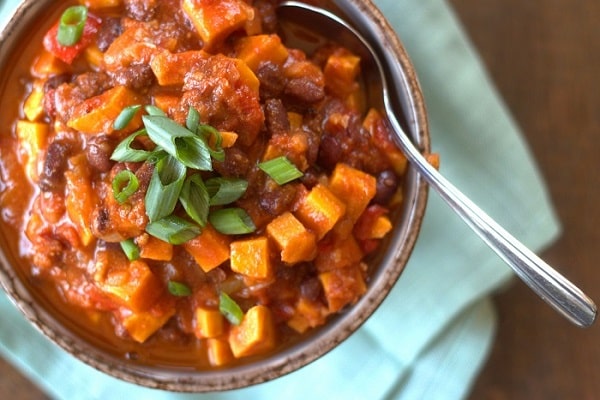 Chipotle Black Bean Sweet Potato Chili