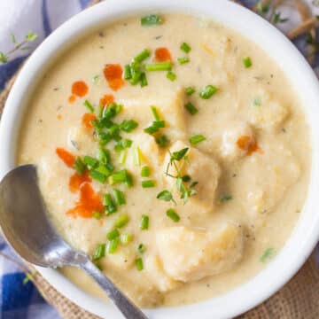 Cheesy Vegan Potato Leek Soup