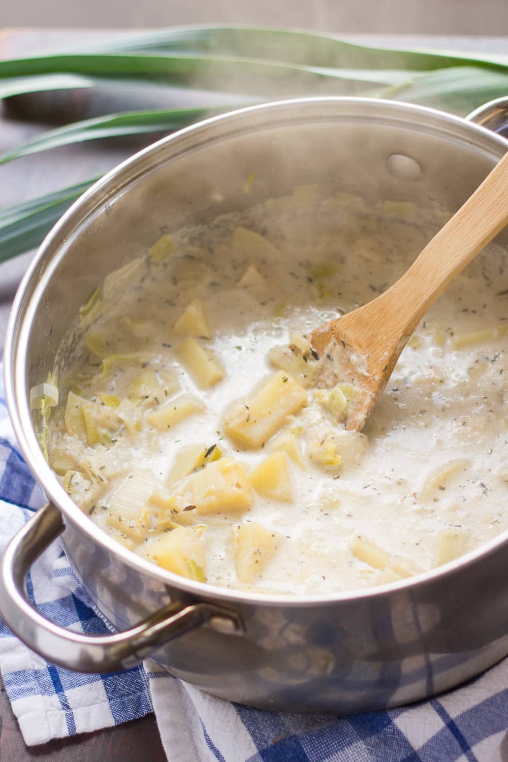 Cheesy Vegan Potato Leek Soup