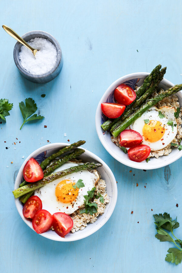 Savory Oatmeal with Fried Eggs, Asparagus and Tomatoes