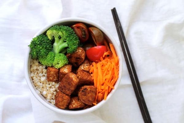 Baked Sriracha Tempeh Bowls