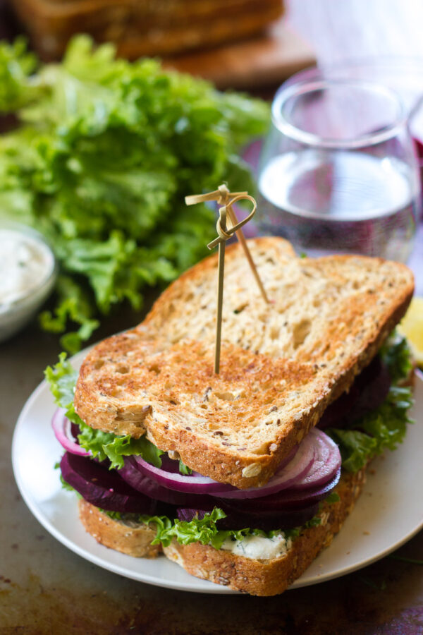balsamic-beet-sandwiches-with-dill-cashew-cheese-2