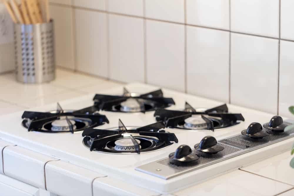 11 Easy Ways to Clean Your Stove & Cooktop