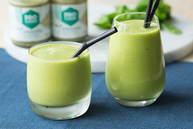 20 Healthy Green Smoothie Recipes: Green Smoothie with Hemp Butter