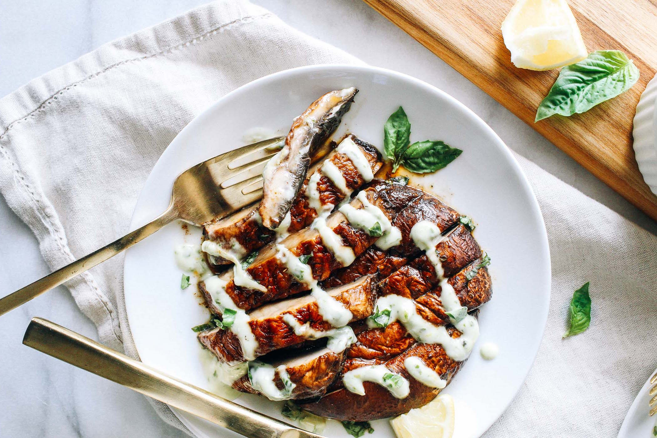 15 of the Best Vegetarian Grilling Recipes: Portobello Steaks with Pesto Aioli