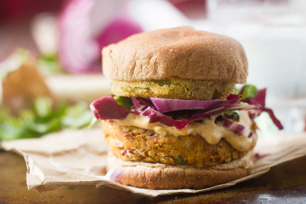 Cajun Burger with Fried Tomatoes By OhMyVeggies.com