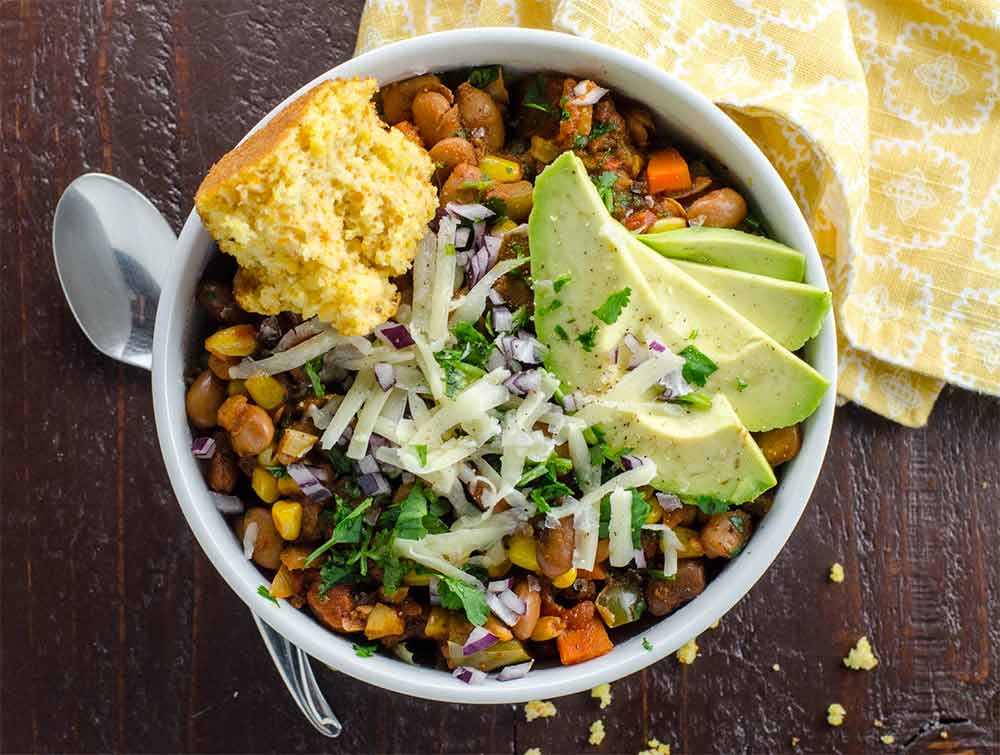 17 of the Best Vegetarian Chili Recipes: Smoky Vegetarian Chili with Pinto Beans and Corn