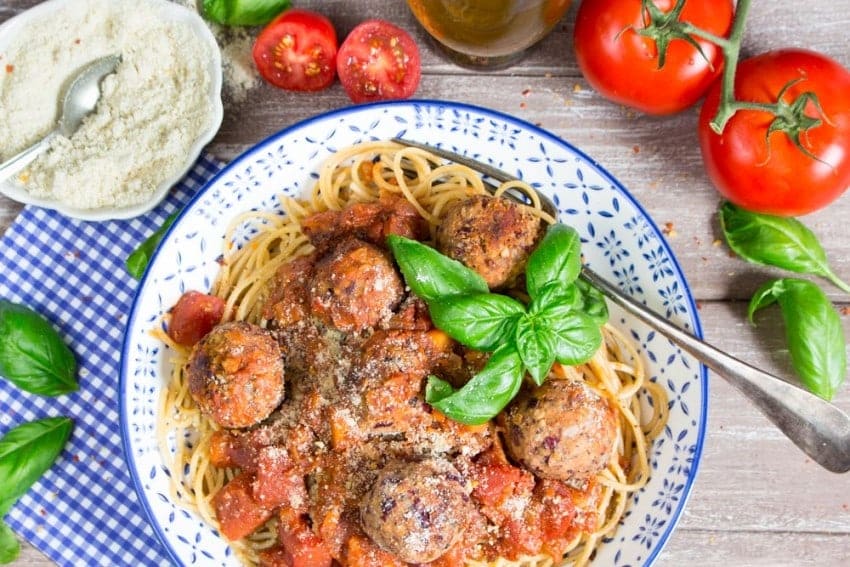 18 Best Easy Vegetarian Recipes: Vegan Meatballs Spaghetti