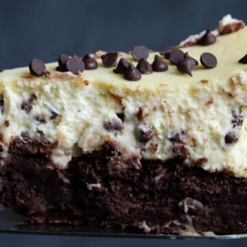 15 Recipes that take New York Cheesecake to the Next Level: Chocolate Chip Brownie Cheesecake