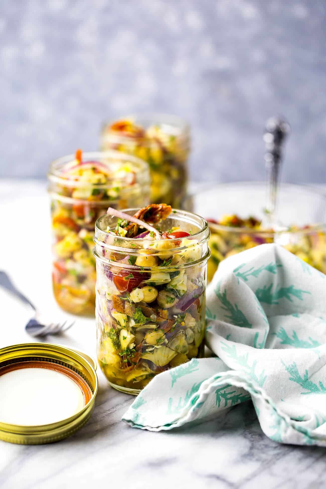 25 Vegetarian Mason Jar Meals to Help You Win at Lunch: Mediterranean Chickpea Salad Jars