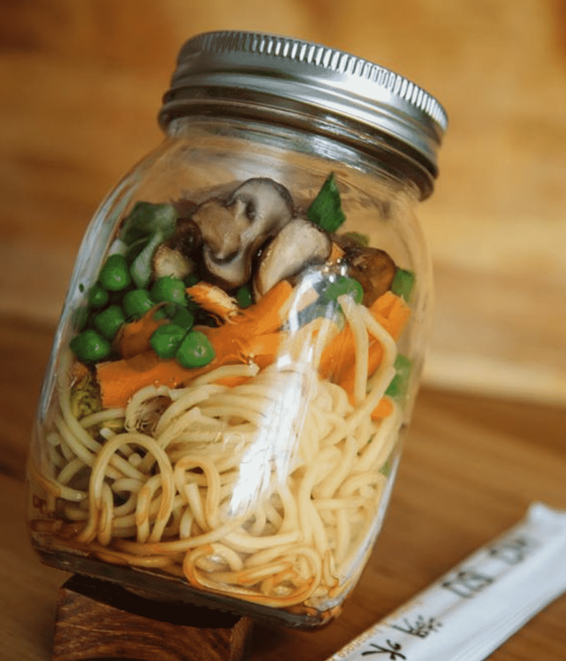25 Vegetarian Mason Jar Meals to Help You Win at Lunch: Homemade Instant Noodles