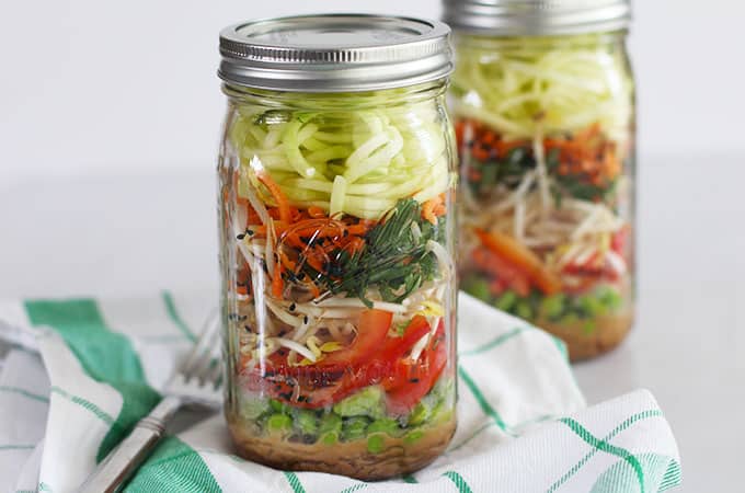 25 Vegetarian Mason Jar Meals to Help You Win at Lunch: Raw Pad Thai Salad Jars