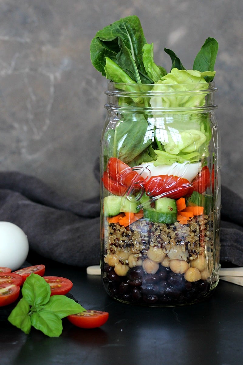 25 Vegetarian Mason Jar Meals to Help You Win at Lunch: Protein Power Mason Jar Salads