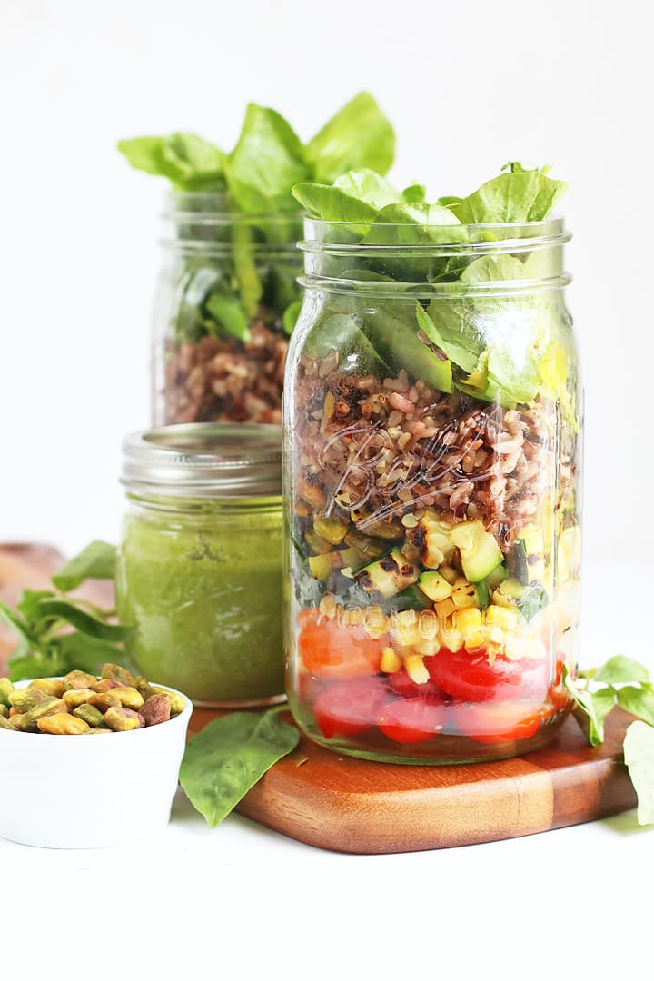 25 Vegetarian Mason Jar Meals to Help You Win at Lunch: Wild Rice Mason Jar Salad with Basil Pesto