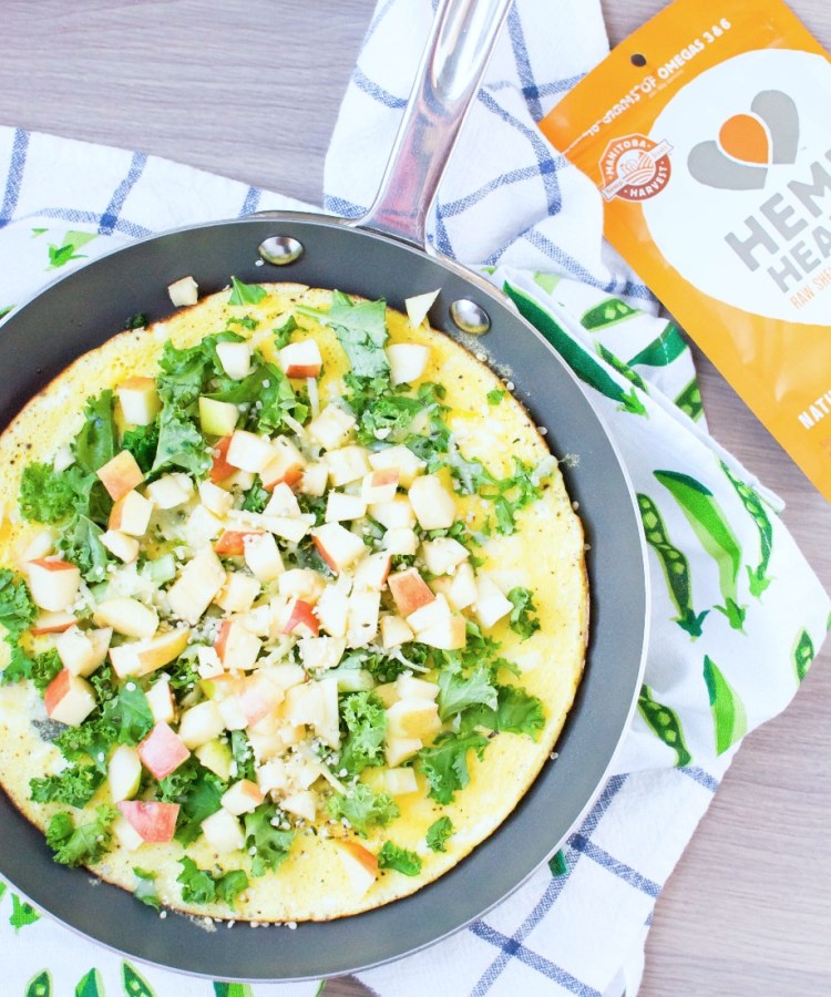 15 Irresistible Vegetarian Omelets to Make for Breakfast: Apple and Sharp Cheddar Omelet