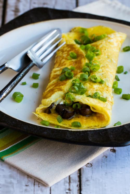 15 Irresistible Vegetarian Omelets to Make for Breakfast: Omelet with Mushrooms and Goat Cheese