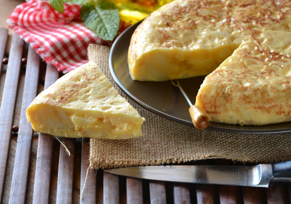 15 Irresistible Vegetarian Omelets to Make for Breakfast: Spanish Potato Omelette Patatas De Tortilla
