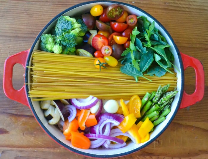 18 Vegetarian One-Pot Pasta Recipes for Busy Weeknights: One-Pot Farmer's Market Pasta