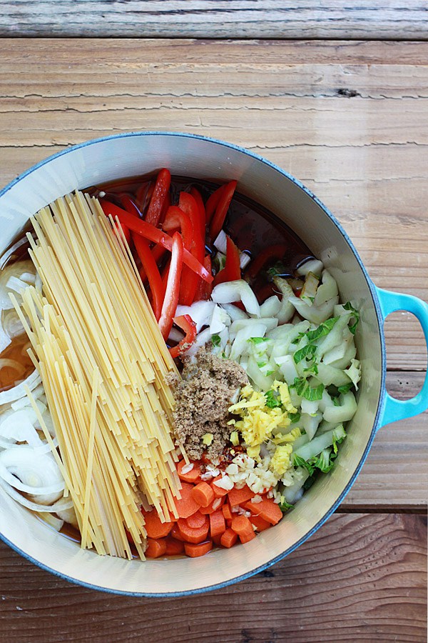 18 Vegetarian One-Pot Pasta Recipes for Busy Weeknights: One-Pot Peanut Sesame Noodles and Veggies
