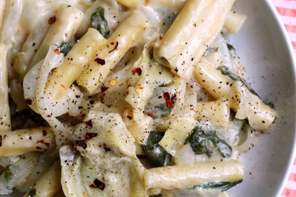 18 Vegetarian One-Pot Pasta Recipes for Busy Weeknights: One-Pot Spinach and Artichoke Pasta