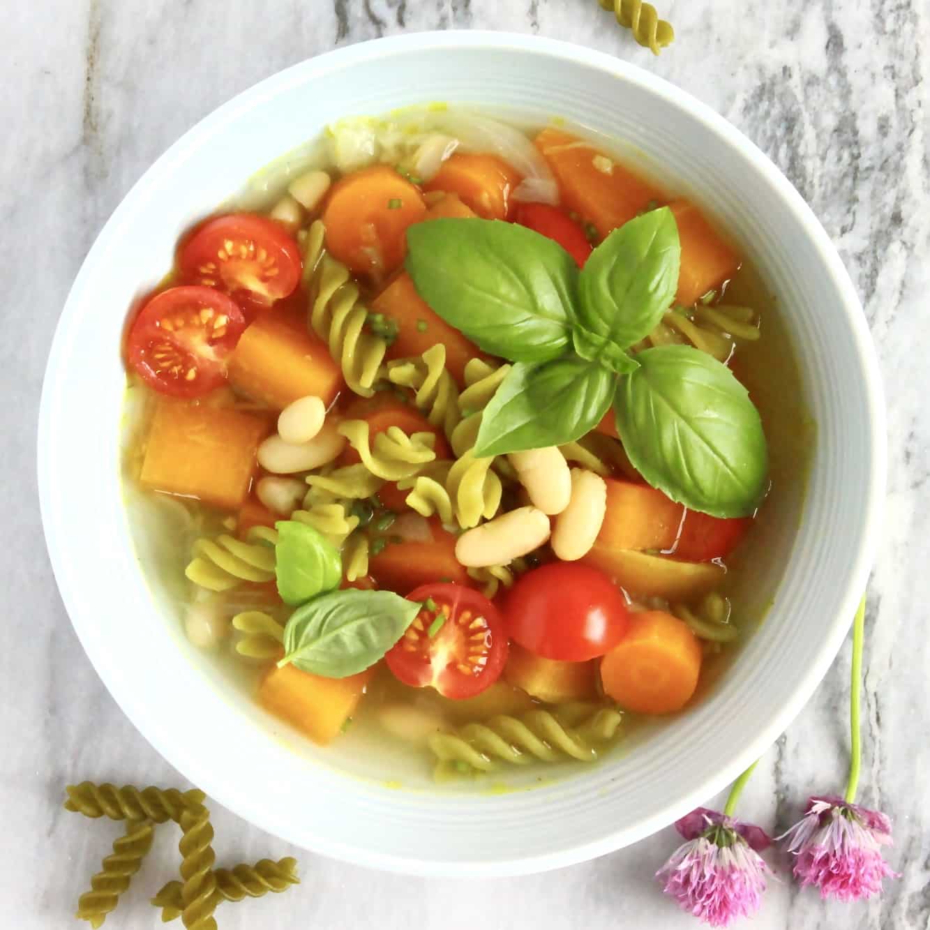 18 Vegetarian One-Pot Pasta Recipes for Busy Weeknights: Vegan Pea Pasta Minestrone Soup
