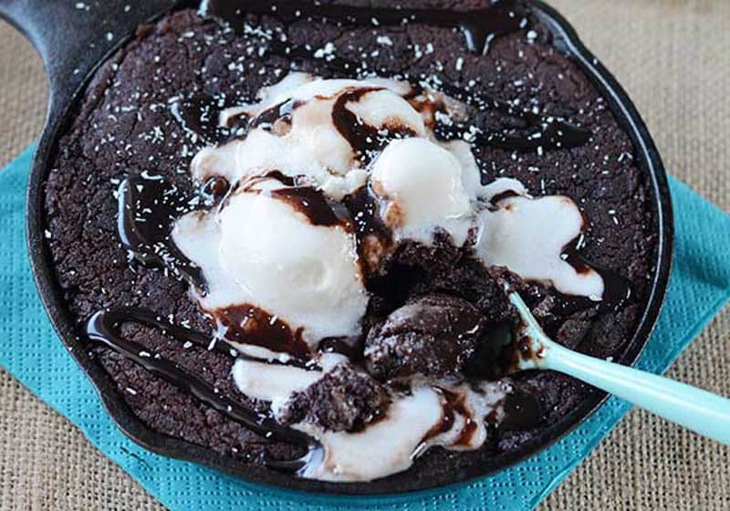 21 Drool-Worthy Recipes for Vegan Brownies: Chocolate Skillet Brownie