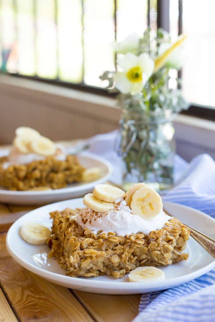 https://ohmyveggies.com/wp-content/uploads/2017/10/Peanut-Butter-and-Banana-Baked-Oatmeal-3705.jpg