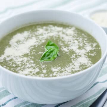 Simple Vegetarian Broccoli and Parmesan Soup