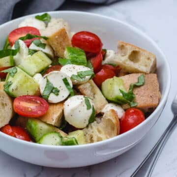Fresh and Crunchy Italian Bread Salad