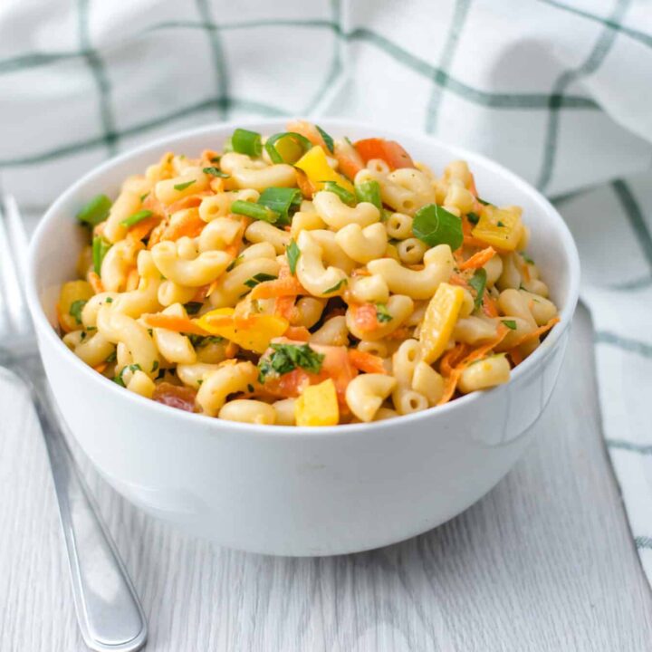 creamy vegetarian macaroni salad