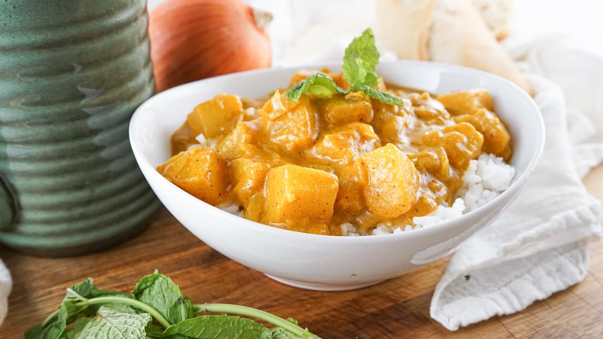 Pineapple Curry | Sweet, Savory, Simple | Oh My Veggies