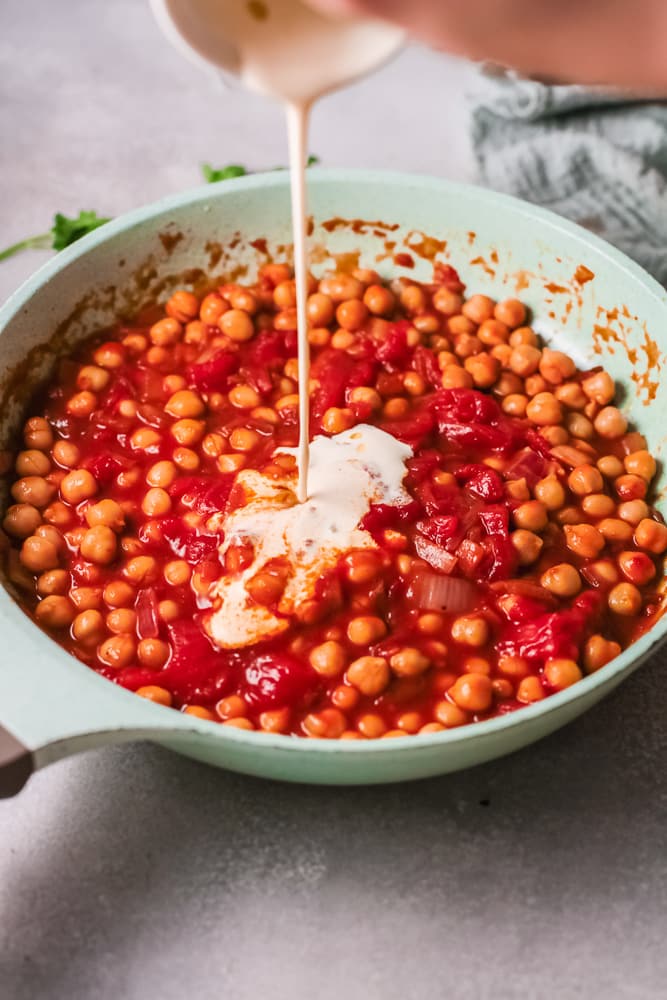 Indian Butter Chickpeas | Meatless | Oh My Veggies