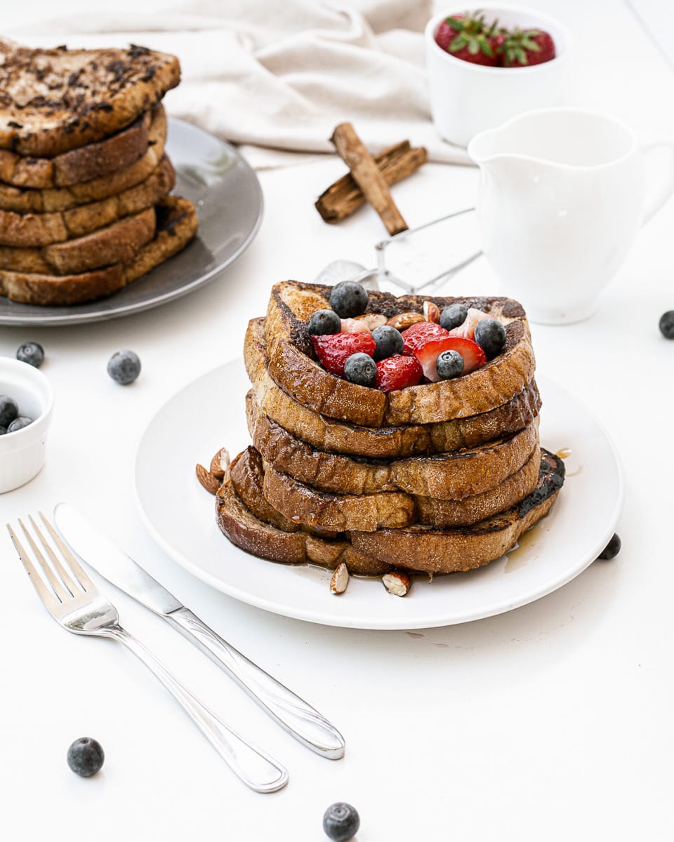 Vegan French Toast | Ready in 15 Minutes! | Oh My Veggies