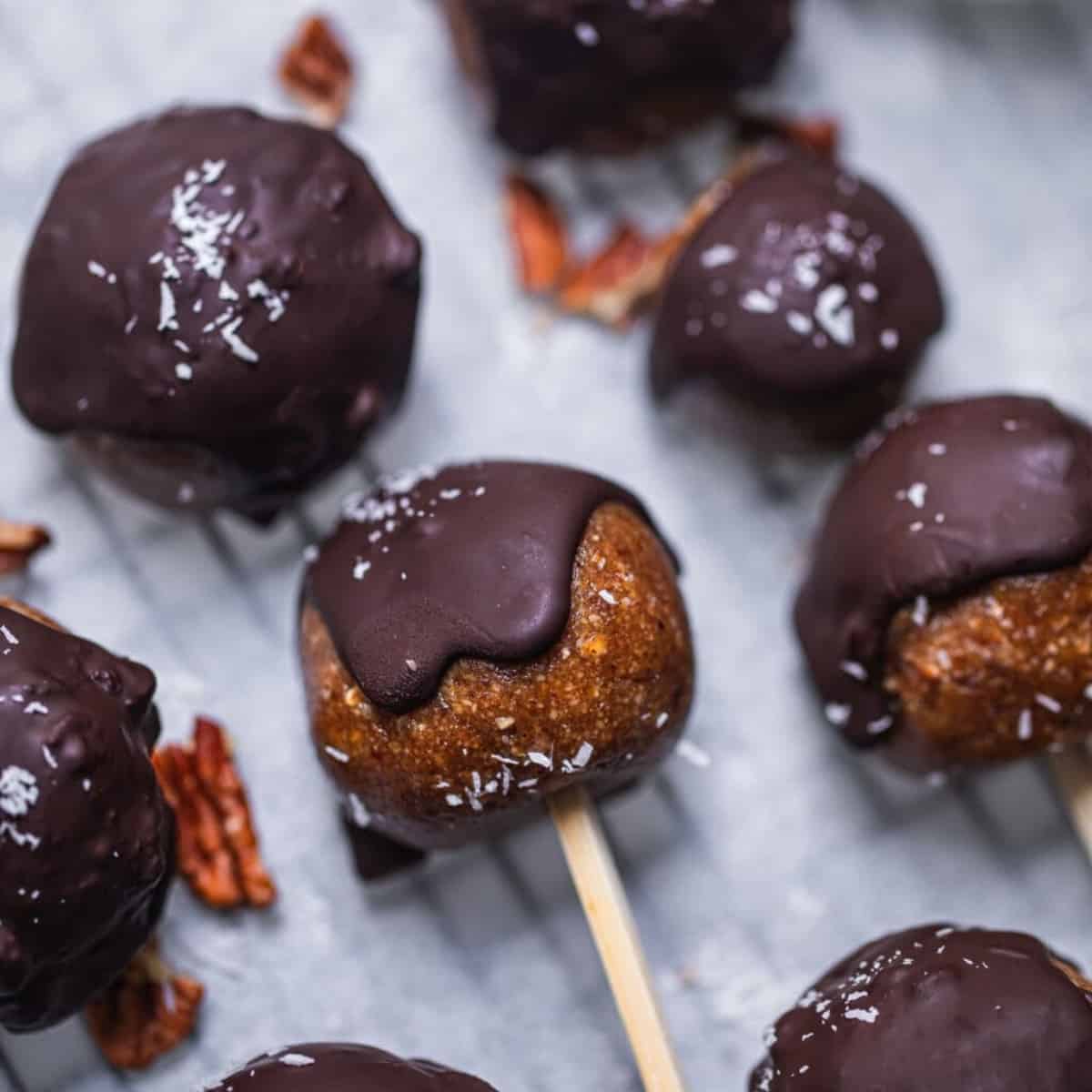 no-bake vegan cake pops